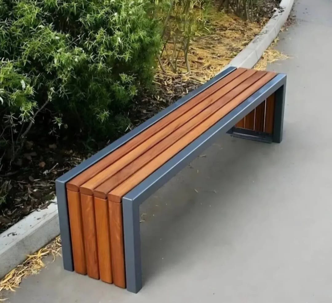Moderna Klupa 1