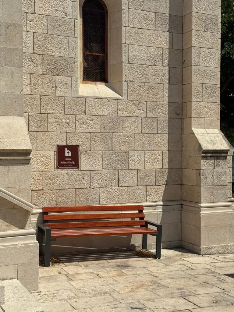 Moderna Klupa s Naslonom
